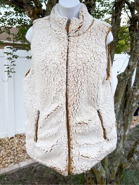 Cozy Sherpa Teddy Fleece Vest NWT Cream Zip Pockets Medium Love Tree